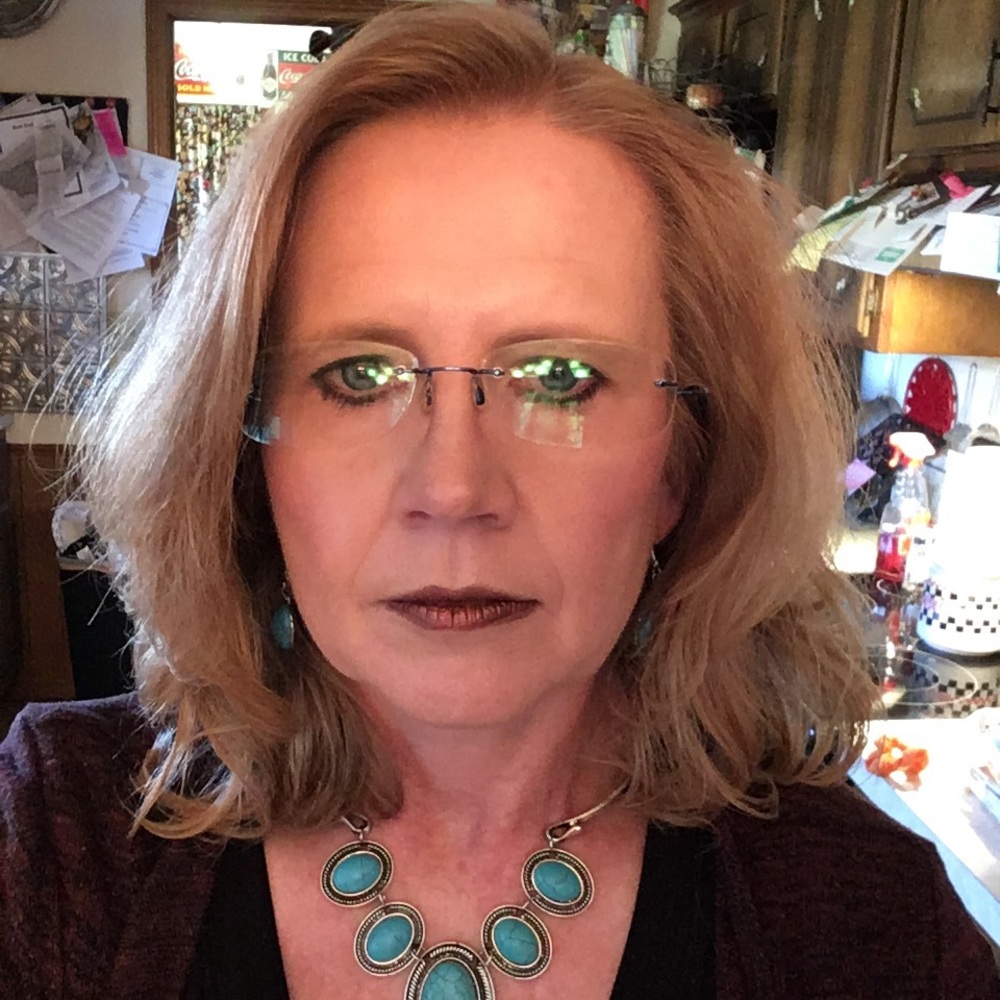 Meet your Posher, Gaylena